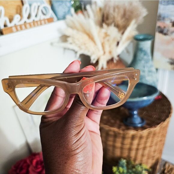 Vint & York Nude Beige Killa Cat eye Rectangular Glasses. main image 9